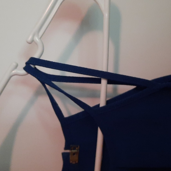 H&M Tank - Size 6 - 98% Polyester - 2% Spandex - Gently Used - Picture 4 of 5